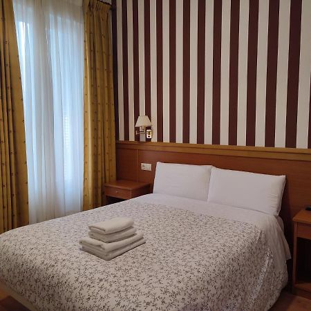 Hostal Salome Madrid Exterior photo