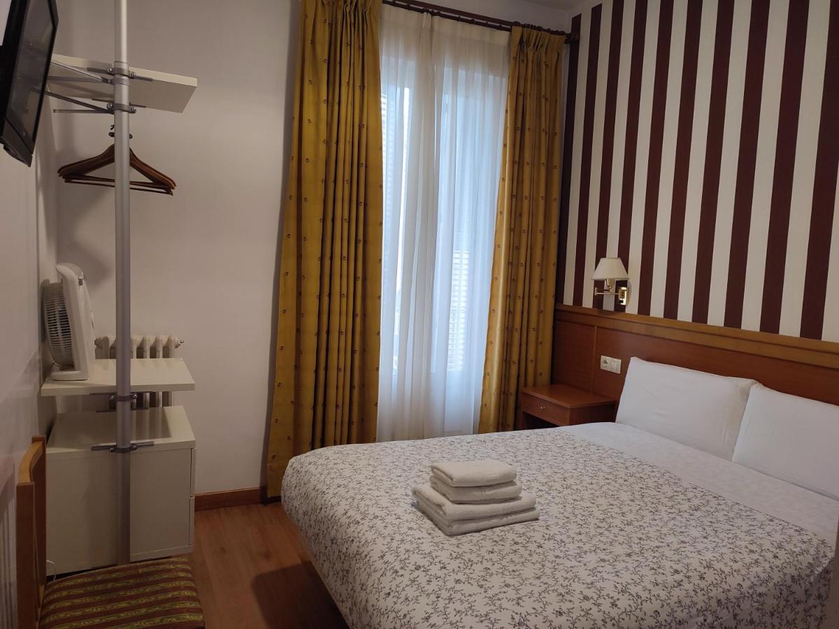 Hostal Salome Madrid Exterior photo