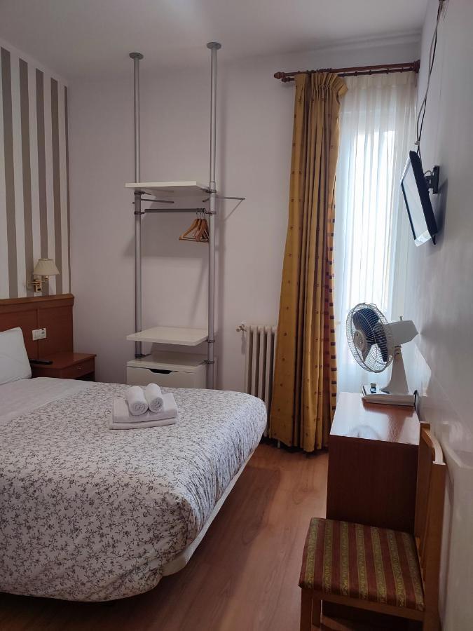 Hostal Salome Madrid Exterior photo