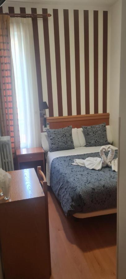 Hostal Salome Madrid Exterior photo
