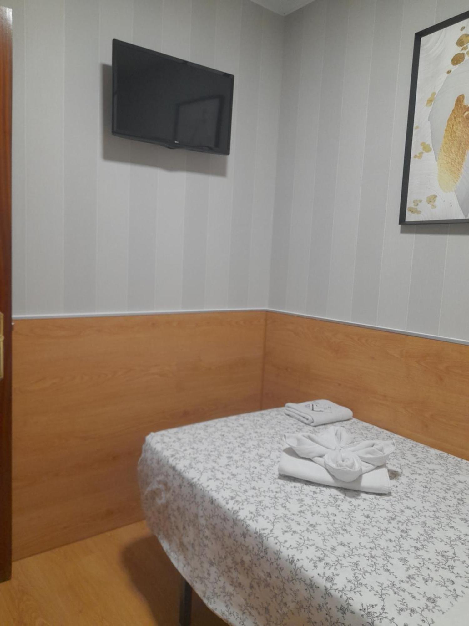 Hostal Salome Madrid Exterior photo